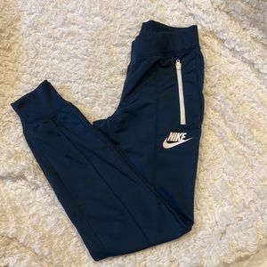 NWOT Nike joggers